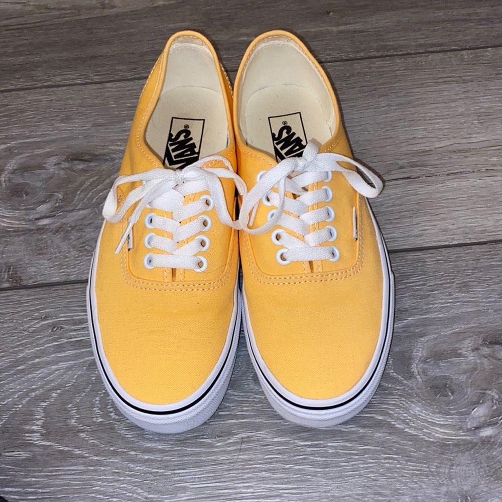 Vans Authentic in yellow
